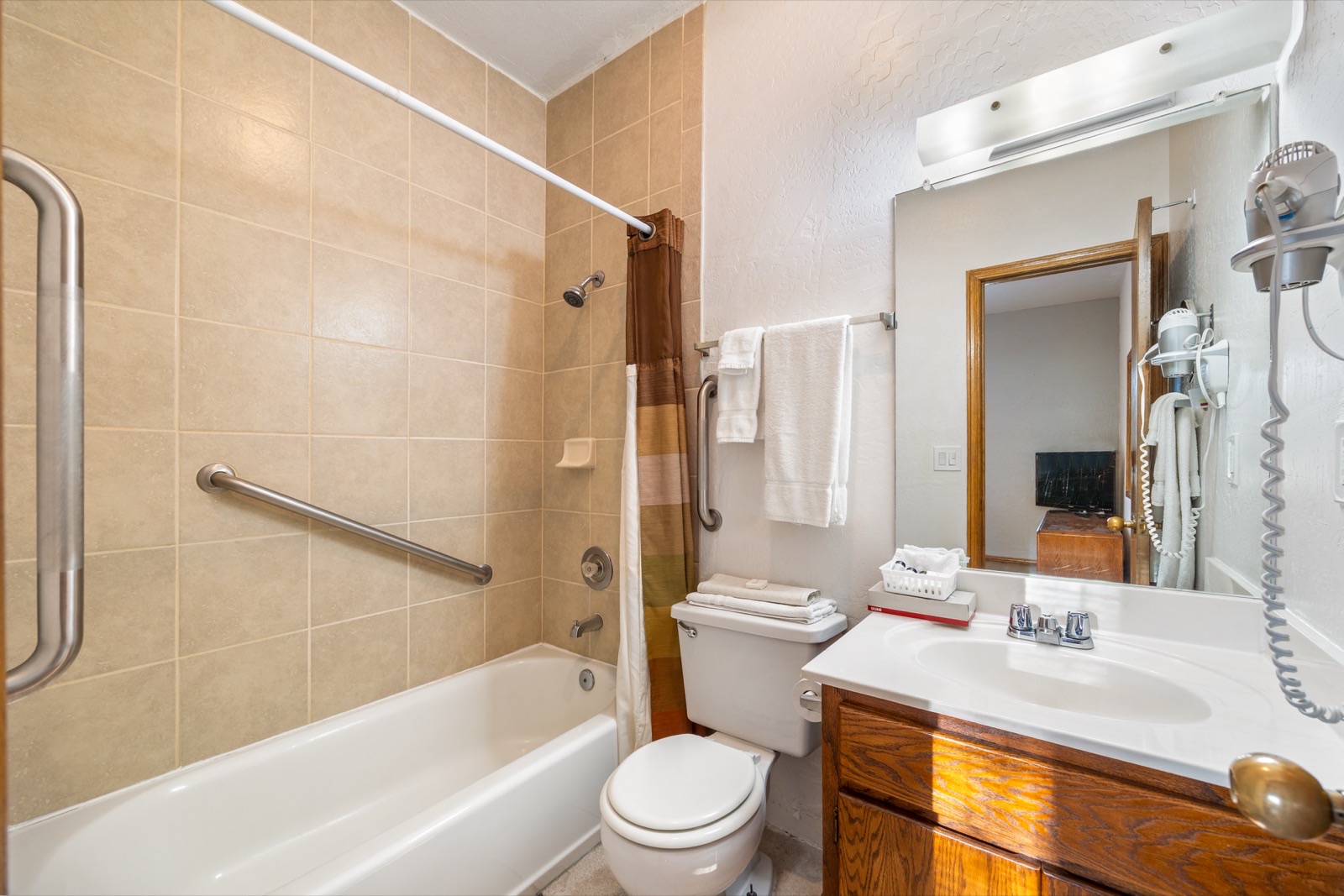 Juniper Sante Fe UL second bathroom